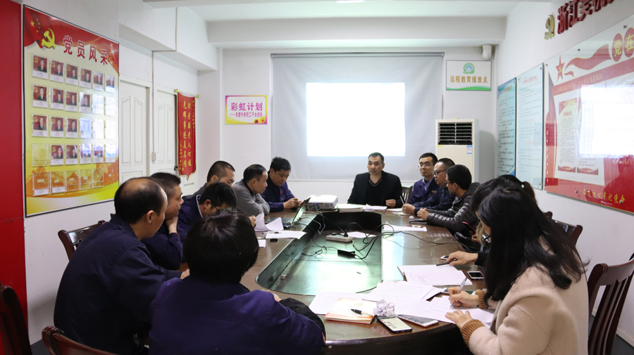在通俗中创立欠亨俗——记美机党支部书记、浙江省“万名好党员”张继富