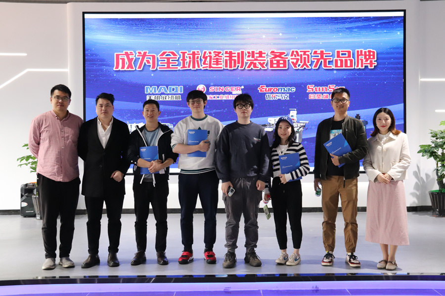 90门同砚旅行美机，，，，，感受Dress the world with passion
